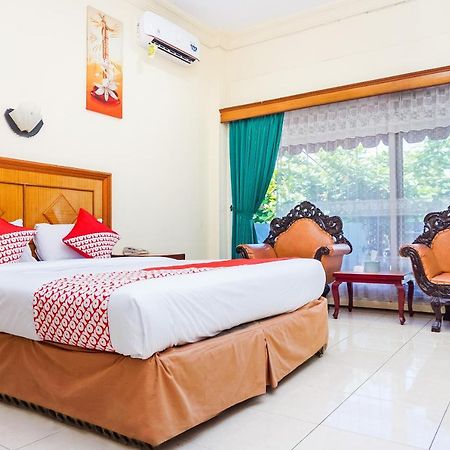 Oyo 375 Hotel Bougenville Syariah Padang  Zewnętrze zdjęcie