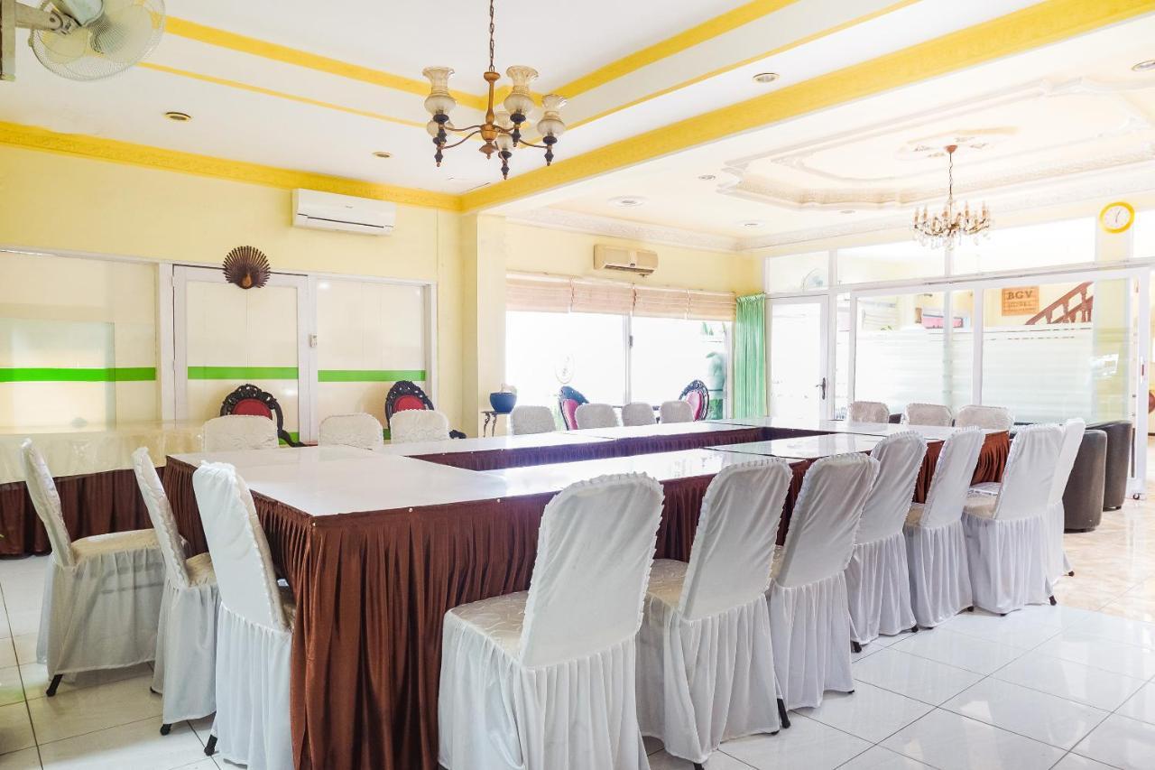 Oyo 375 Hotel Bougenville Syariah Padang  Zewnętrze zdjęcie