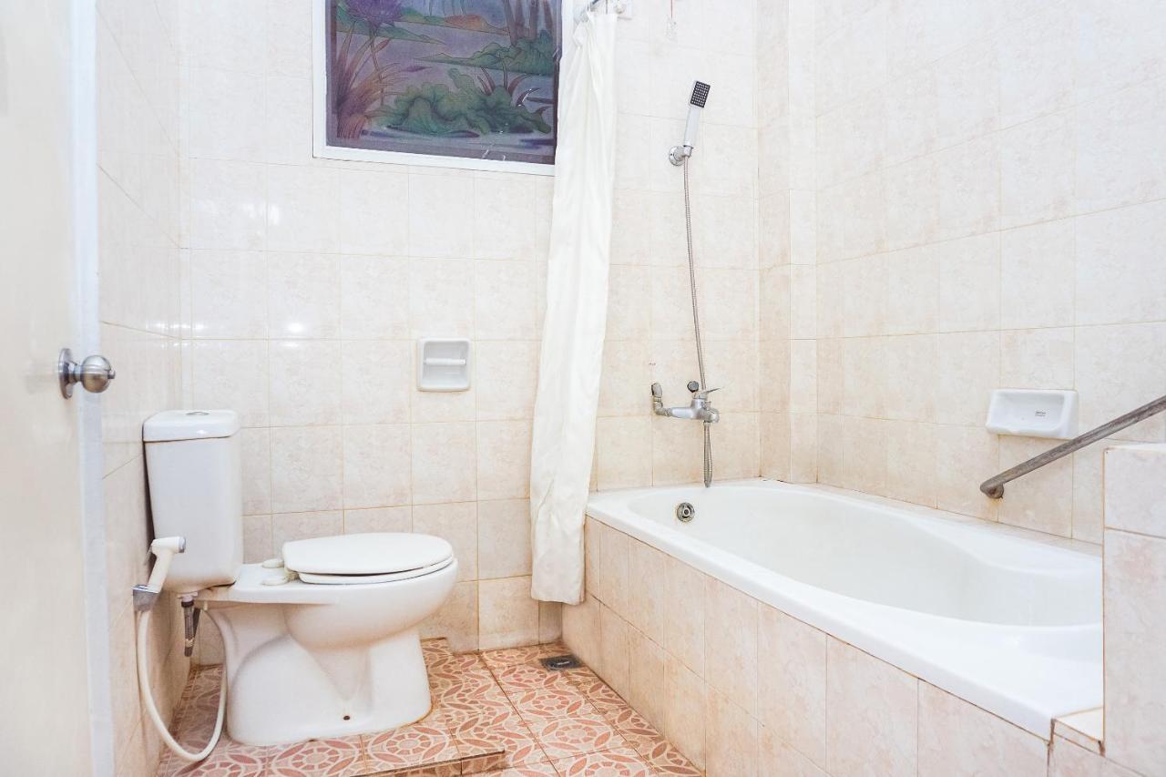 Oyo 375 Hotel Bougenville Syariah Padang  Zewnętrze zdjęcie