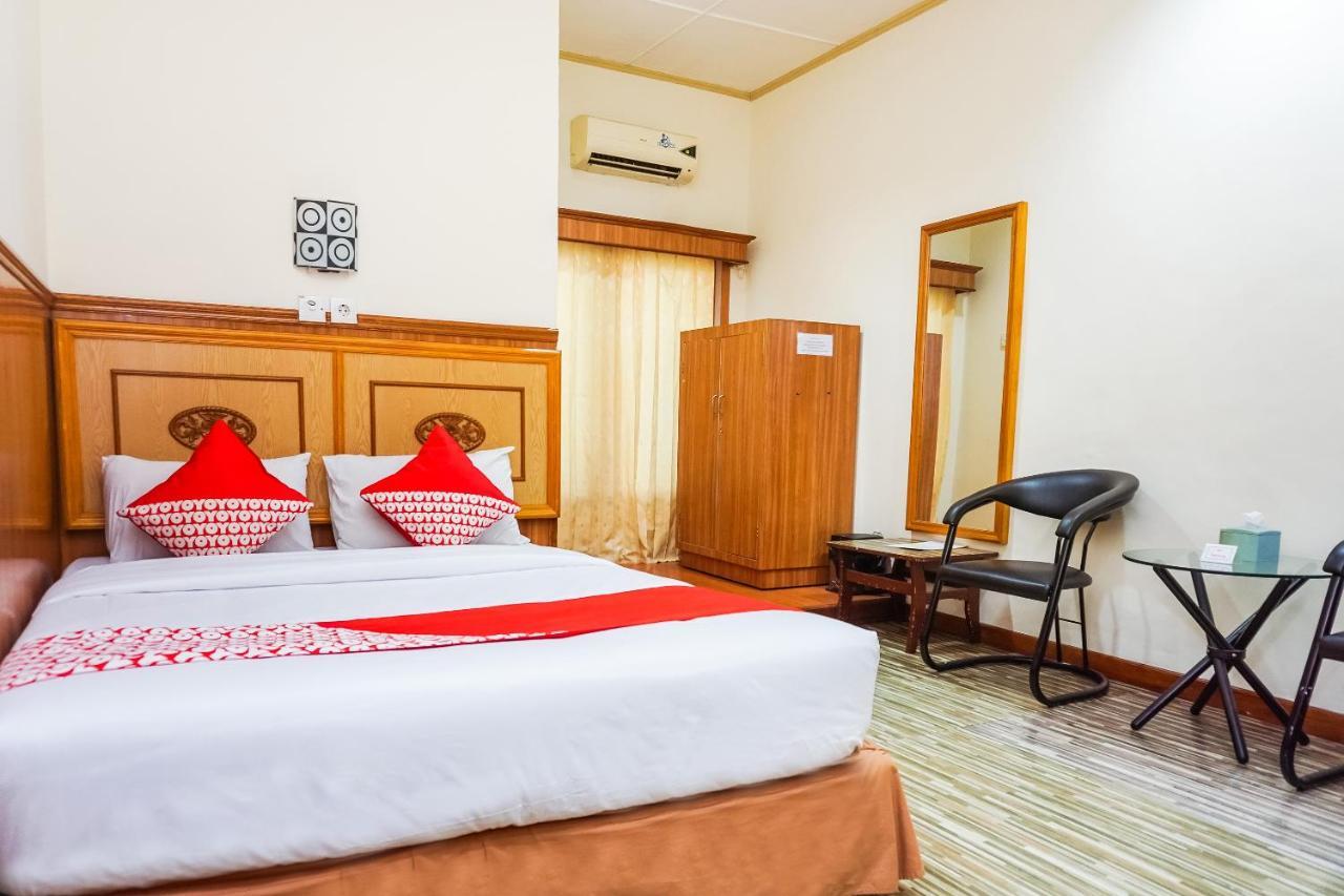 Oyo 375 Hotel Bougenville Syariah Padang  Zewnętrze zdjęcie