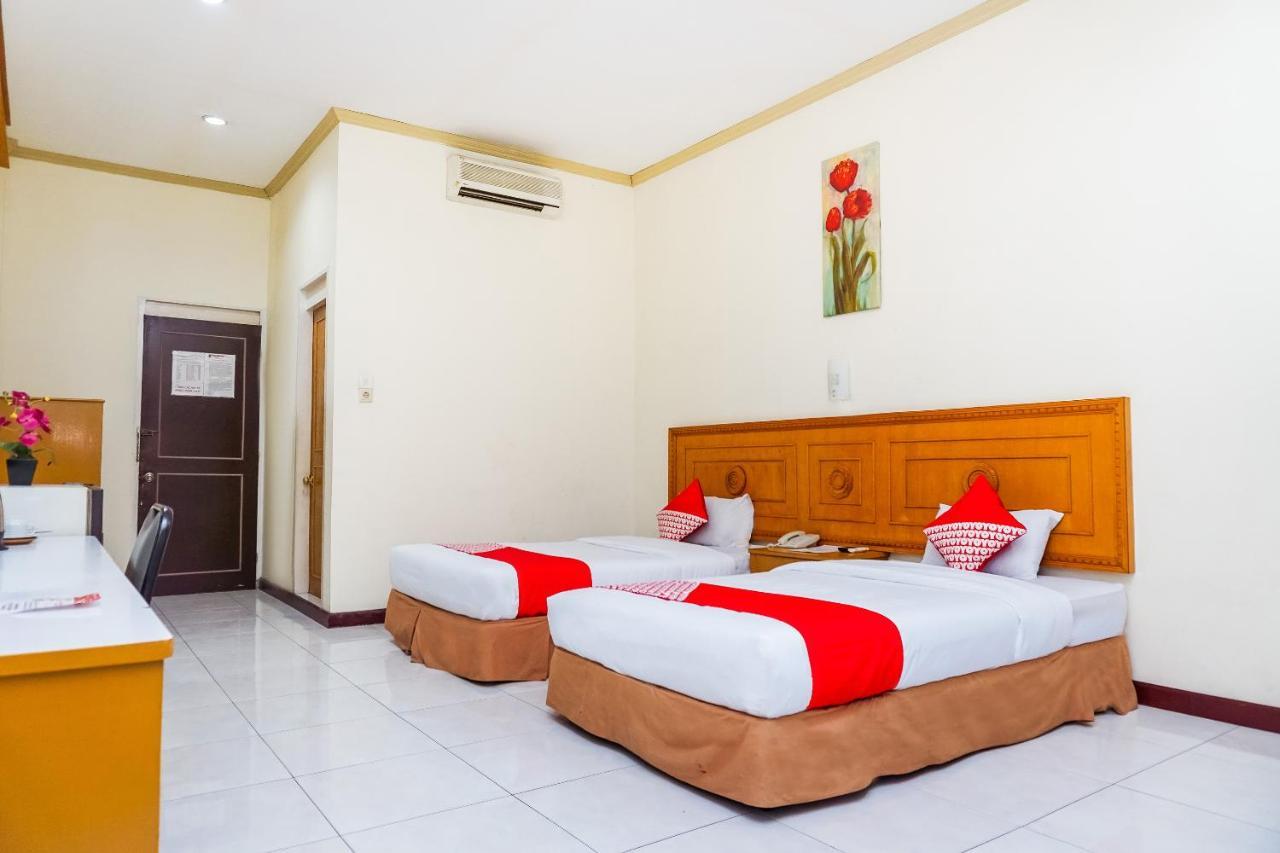 Oyo 375 Hotel Bougenville Syariah Padang  Zewnętrze zdjęcie