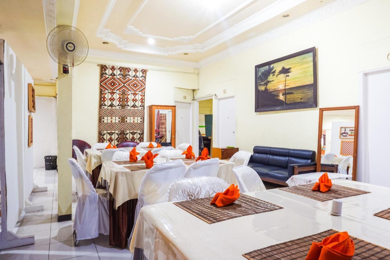 Oyo 375 Hotel Bougenville Syariah Padang  Zewnętrze zdjęcie