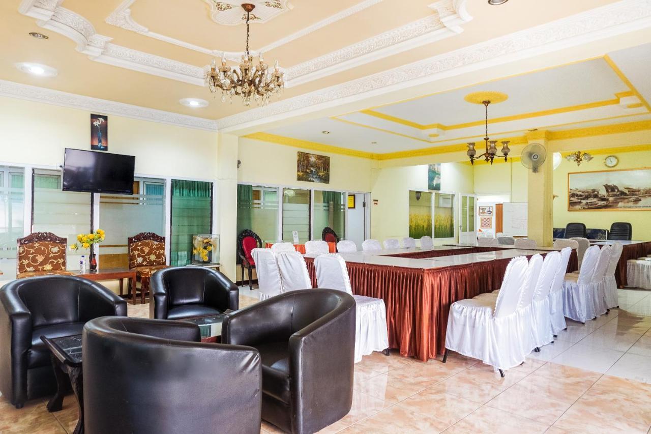 Oyo 375 Hotel Bougenville Syariah Padang  Zewnętrze zdjęcie