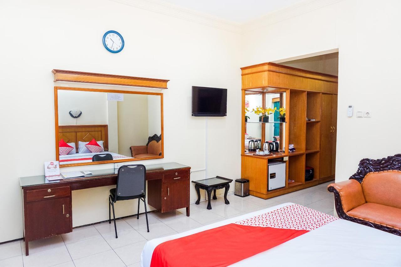 Oyo 375 Hotel Bougenville Syariah Padang  Zewnętrze zdjęcie
