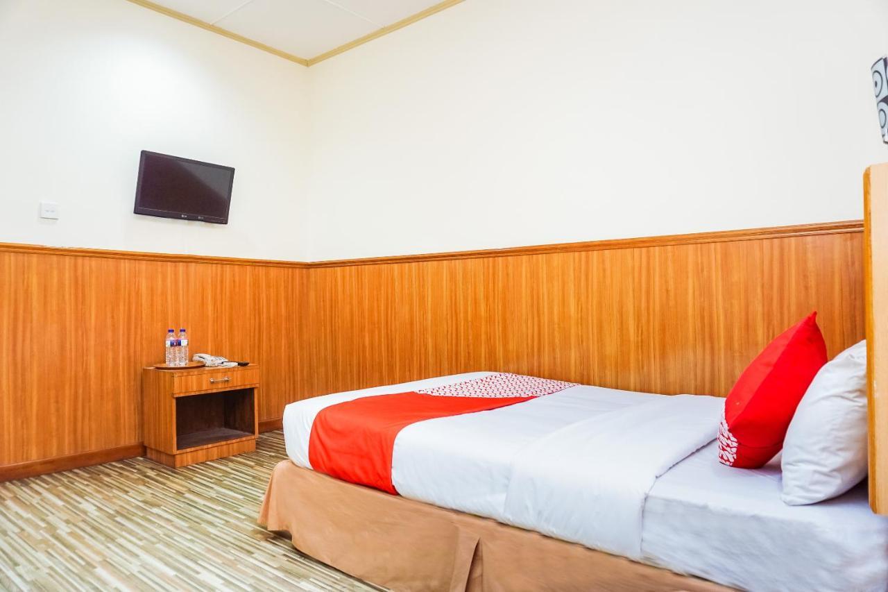 Oyo 375 Hotel Bougenville Syariah Padang  Zewnętrze zdjęcie