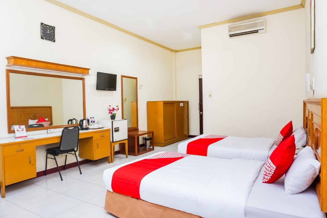 Oyo 375 Hotel Bougenville Syariah Padang  Zewnętrze zdjęcie