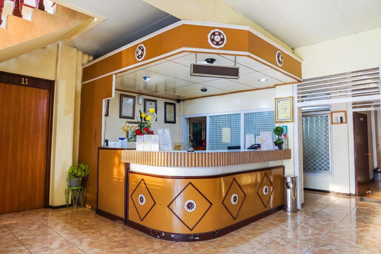 Oyo 375 Hotel Bougenville Syariah Padang  Zewnętrze zdjęcie