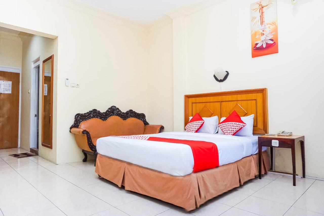 Oyo 375 Hotel Bougenville Syariah Padang  Zewnętrze zdjęcie