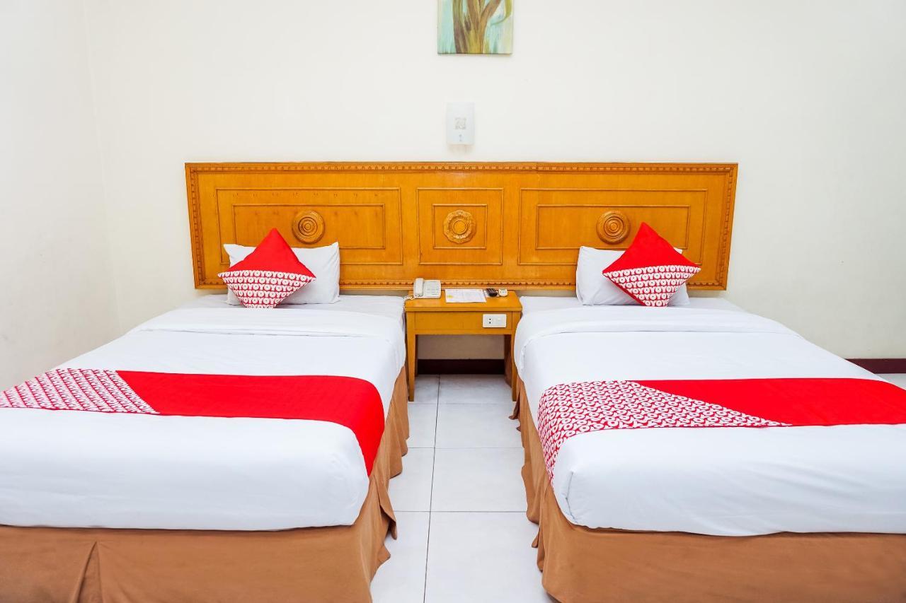 Oyo 375 Hotel Bougenville Syariah Padang  Zewnętrze zdjęcie