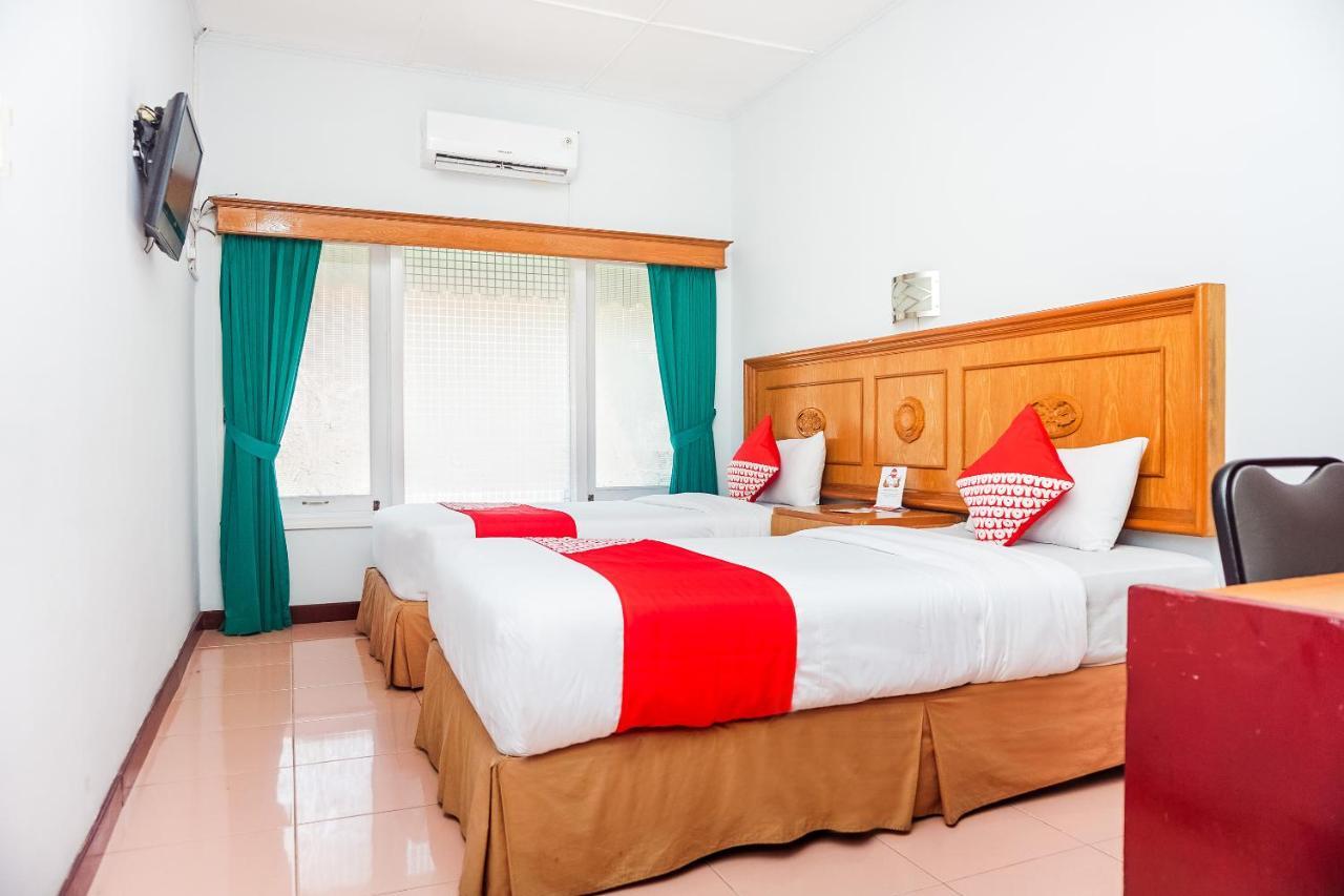 Oyo 375 Hotel Bougenville Syariah Padang  Zewnętrze zdjęcie